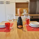 Taverna بيت ضيافة غاردوني ريفييرا