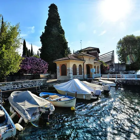 Taverna Pensión 4*