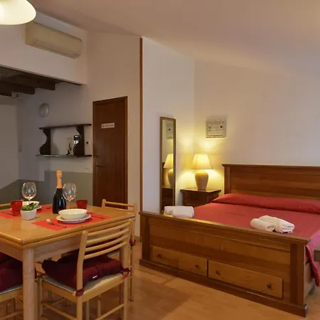 Πανσιόν Taverna 4*